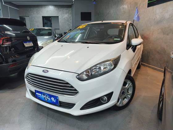 FORD FIESTA 1.6 SE HATCH 16V FLEX 4P POWERSHIFT